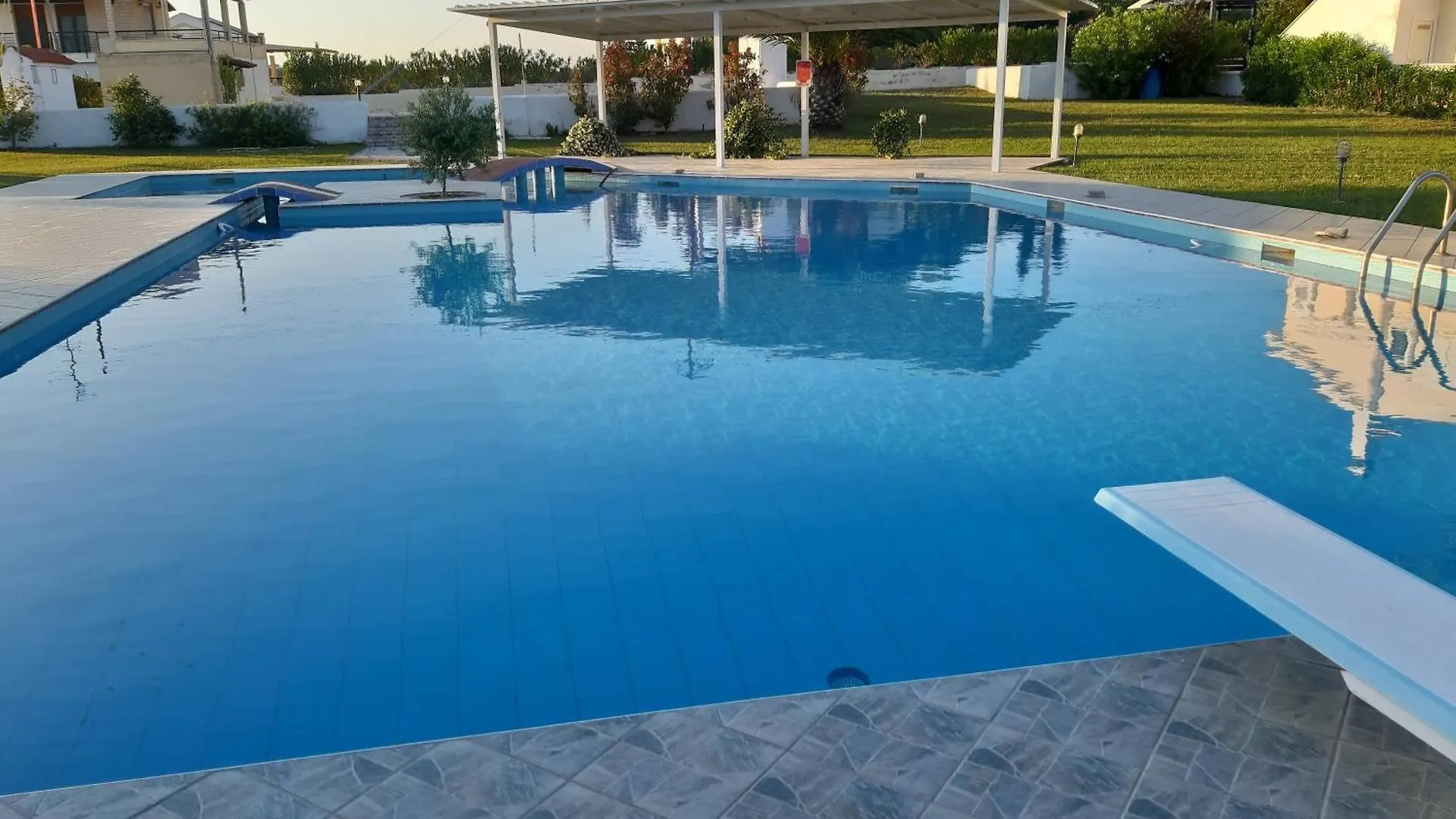 C&C Private Beach & Vista Siviri Dom wakacyjny